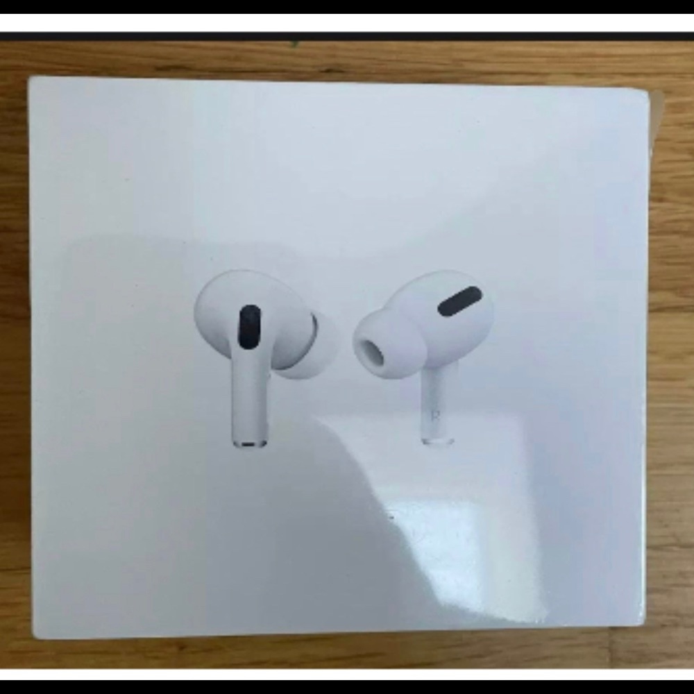 Apple AirPods Pro with Wireless Charging Case (New Sealed)